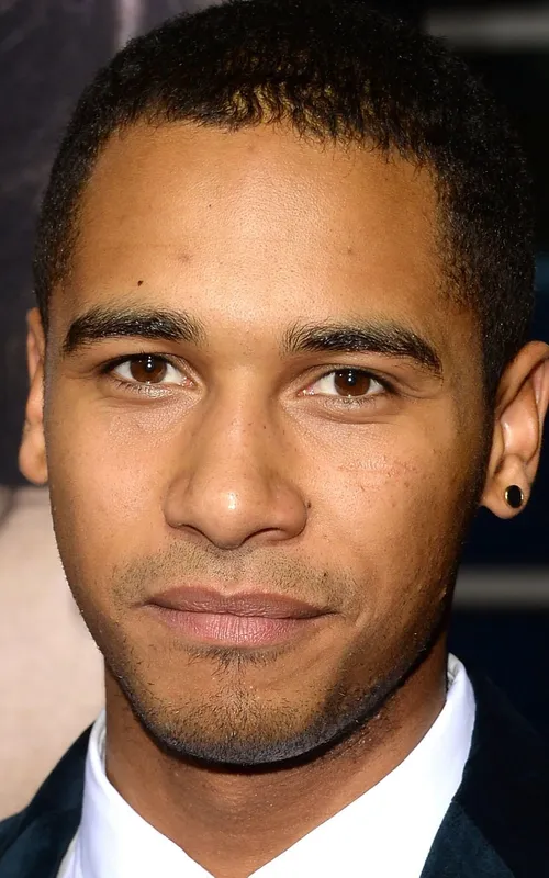 Elliot Knight